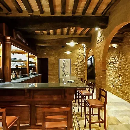 Villa Splendid 9 Bedroom Bibbiano (Buonconvento)